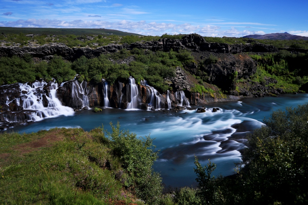Hraunfossar - Lávový vodopád
